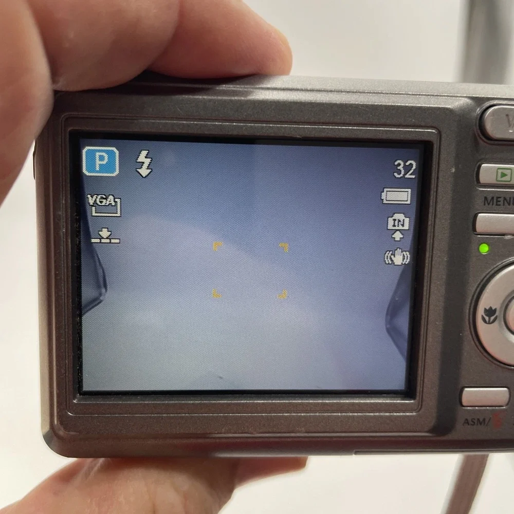 Jenoptik Jendigital JD 7.0z3C Digital Camera 7.0MP 3x Optical Zoom Grey -Tested
